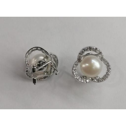 Pendientes de Oro Blanco con Perlas Cultivadas y Circonitas - Cierres Omega Elegantes [2]