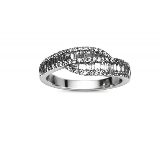 Anillo oro blanco 18K con diamantes baguette y brillantes 0,63 ct