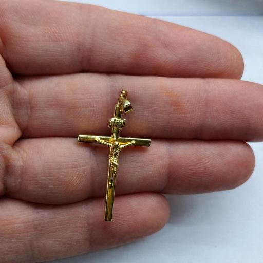 Cruz de Oro 18K con Cristo Cuadrada Clásica 36 mm Semi Hueca [2]