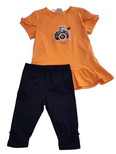 Conjunto camiseta naranja con leggings marino