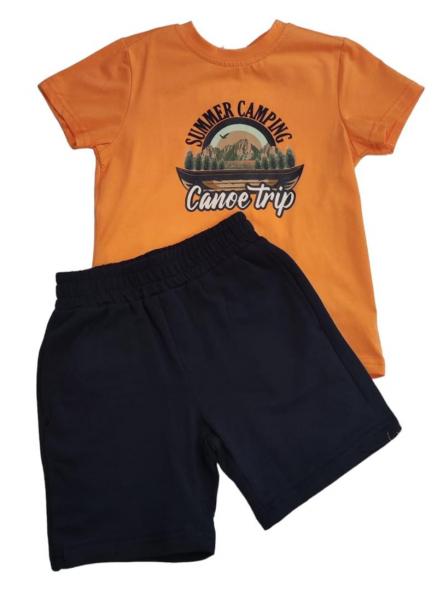 Conjunto camiseta naranja y bermuda marino