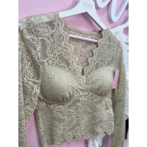 TOP ENCAJE EN BEIGE, BLANCO Y NEGRO [1]