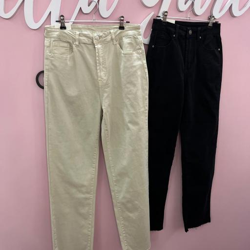 JEANS EN BEIGE Y NEGRO HASTA XL