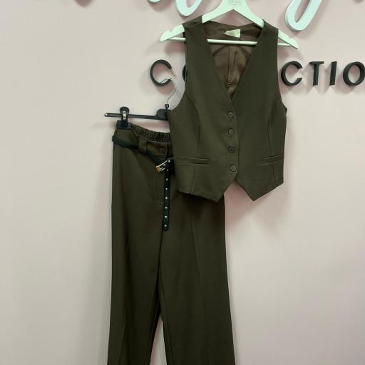 CONJUNTO CHOCOLATE CHALECO Y PANTALON EN S Y M