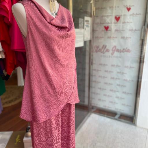 Conjunto Satinado Top y Pantalon en Rosa Nude [3]