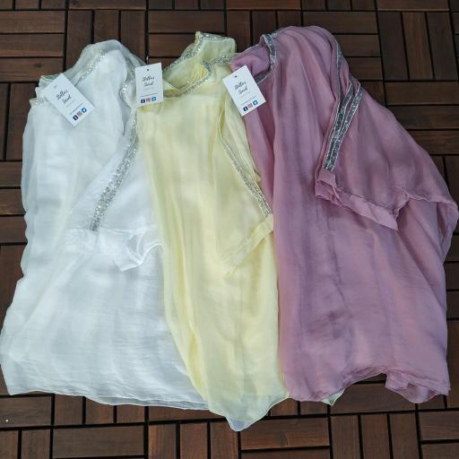 Blusa Seda Pedrería en Blanco [3]