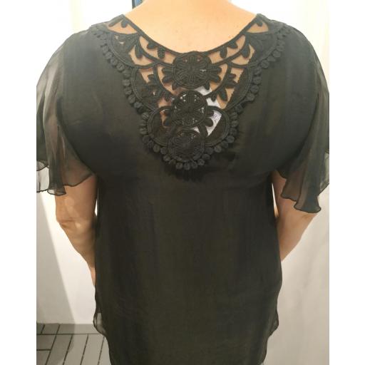 Blusa de Seda en Beige [2]