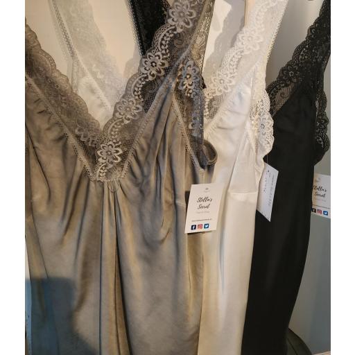 Top Lencero Encaje en Beige [2]