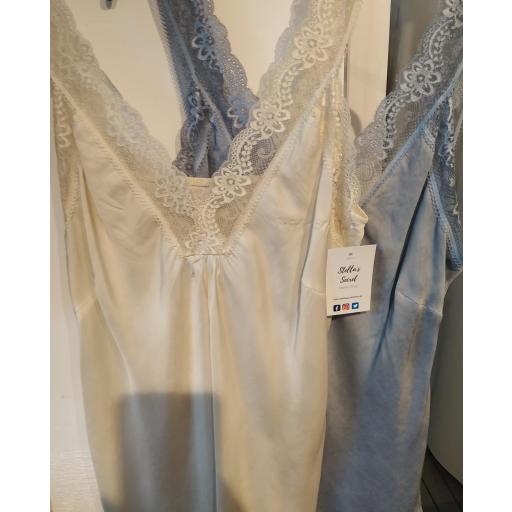 Top Lencero Encaje en Beige [1]