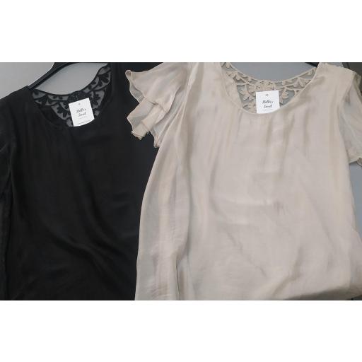Blusa de Seda en Beige [3]