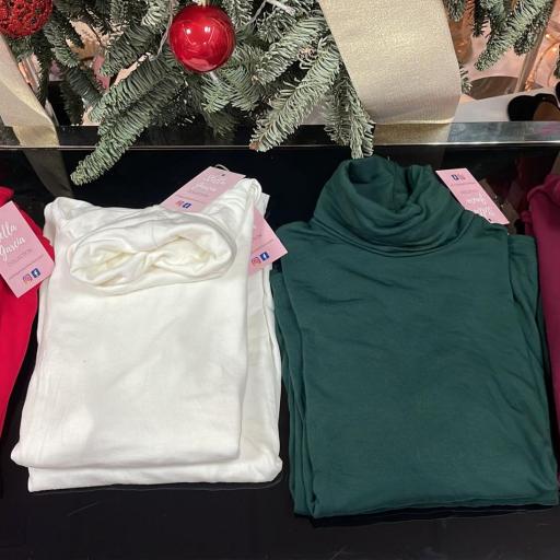 Camiseta Cuello Basic Verde y Granate [1]