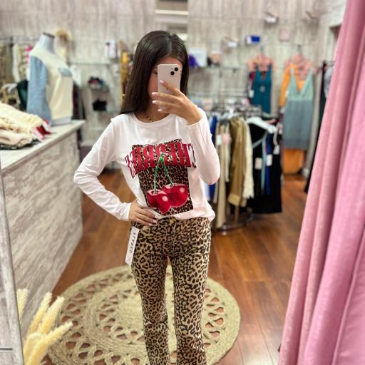 JEANS FLARED ANIMAL PRINT en 34 y 42