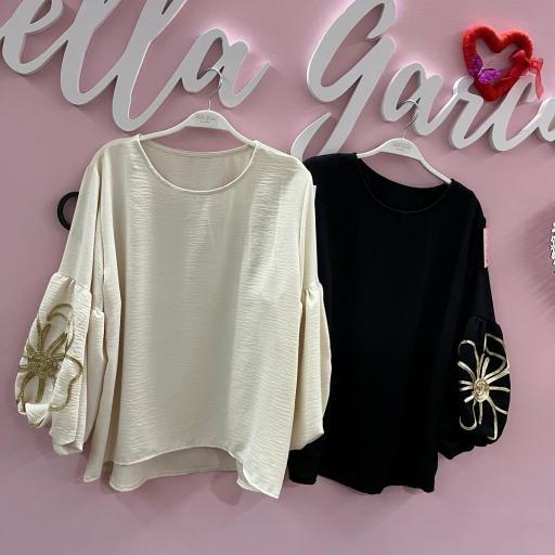 BLUSA FLOR en negro y beige