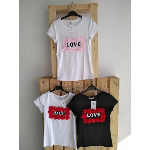 Camiseta Love Flores en blanco y negro [0]