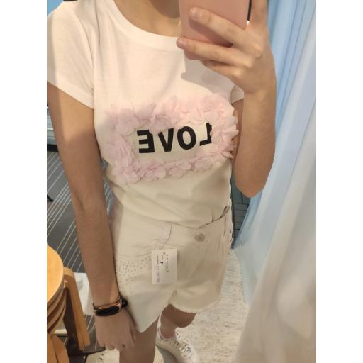 Camiseta Love Flores en blanco y negro [1]