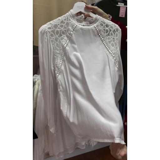 Blusa Liv en M/L [0]