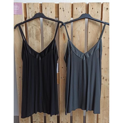 Top Escote Raso en Gris [1]
