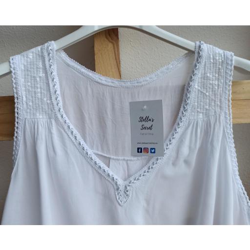 Blusa Lentejuelas Hombros en Negro [2]