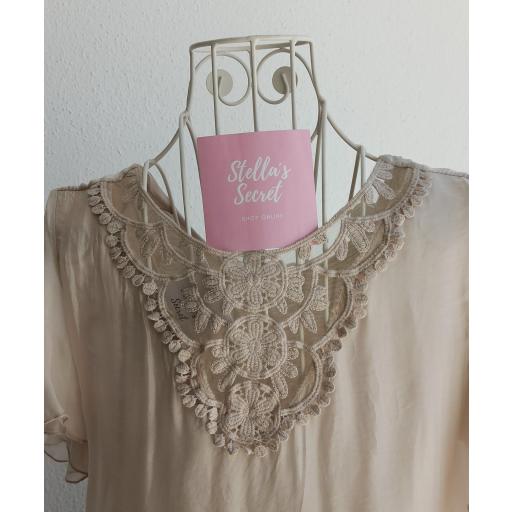 Blusa de Seda en Beige [0]
