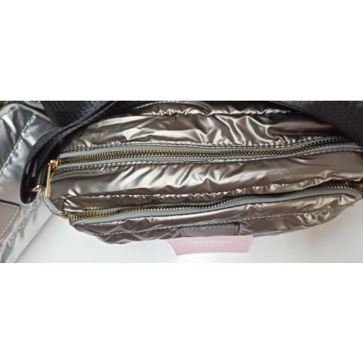 Bolsos acolchados en Plata y Negro  [1]