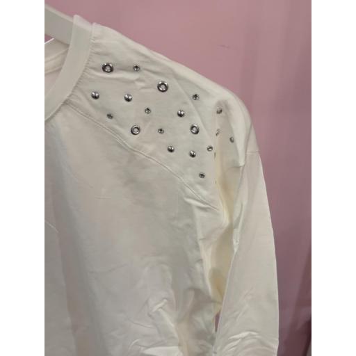 Camiseta de Mujer con Tachuelas Decorativas [1]