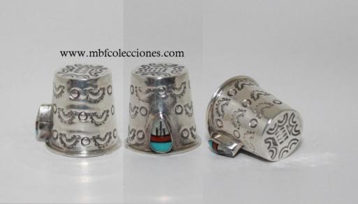 DEDAL PEQUEÑO PLATA DE LEY CON MADREPERLA-CORAL-TURQUESA-ÓNIX EN LÁGRIMA RF. 09734 [0]