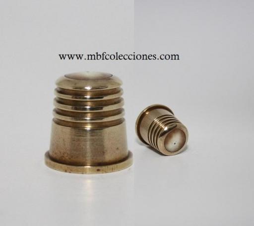 DEDAL PEQUEÑO METÁLICO Y PIEDRA ​RF. 09848