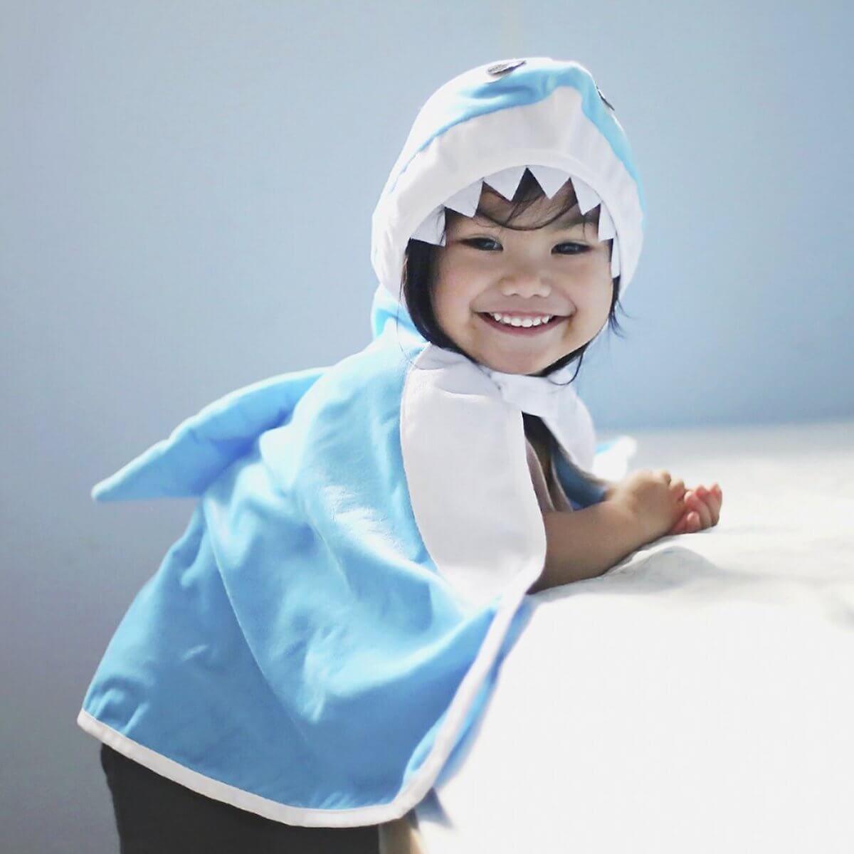 Capa bebé disfraz Tiburón  Great Pretenders Great Pretenders