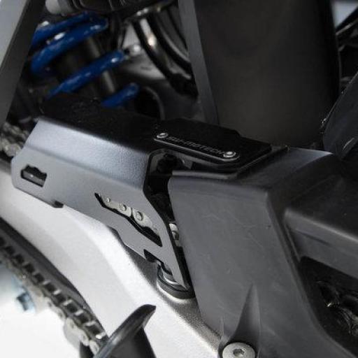 Extensión de Protector de cadena Honda CRF1000L Africa Twin SD06 (17-20).