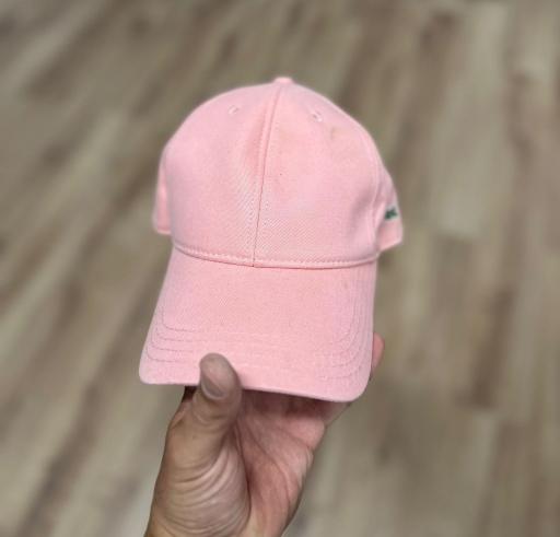 Gorra Lost rosa.