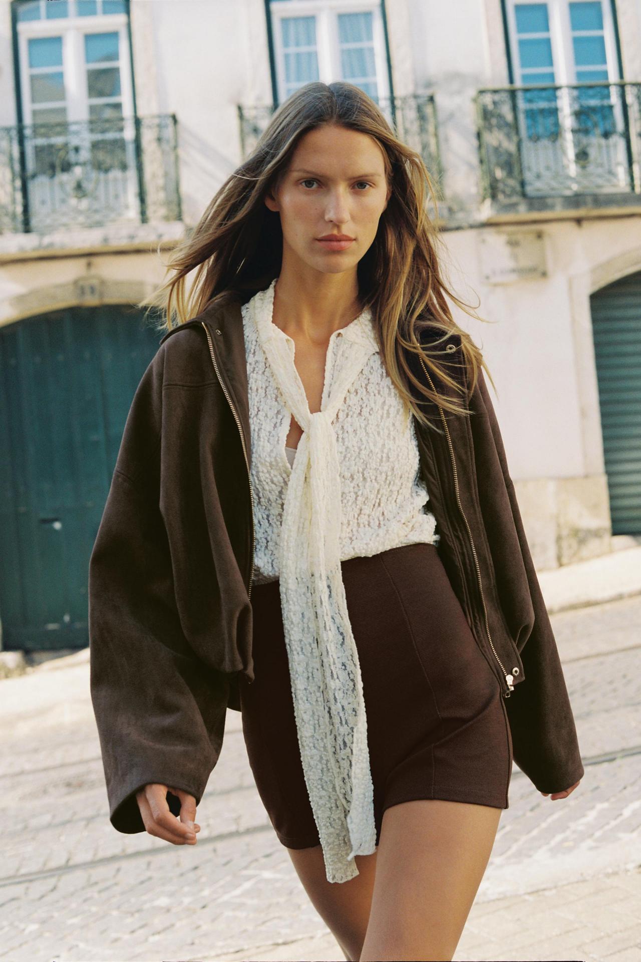 Mono Parisian Lace | Blusa de encaje con lazada