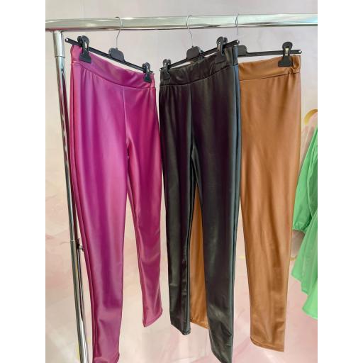 52a9639b-1f01-4f11-bcc2-d9c97956c7c7.jpg [3]