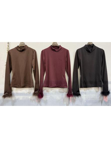 Blusa Glam Furry | Blusa de licra gruesa con puños de plumas [6]