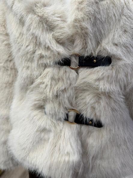 Abrigo Polar Diva | Abrigo peluche premium con cierre de hebilla [2]