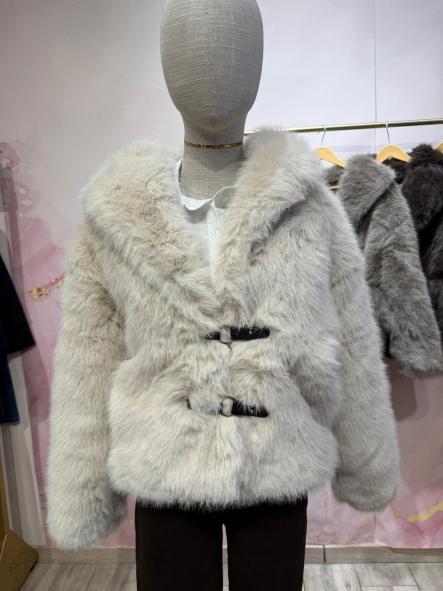 Abrigo Polar Diva | Abrigo peluche premium con cierre de hebilla [1]