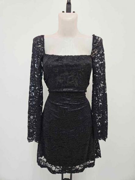 Vestido Noir Muse | Vestido corto de encaje con espalda abierta [2]