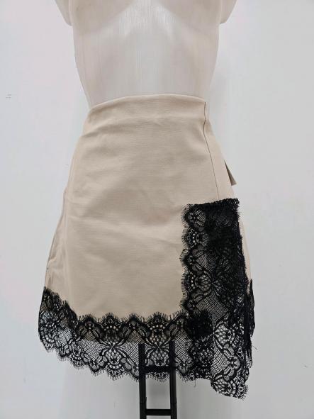 Falda Lencera | Mini con encaje negro [2]