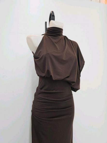 Vestido Nébula | Vestido largo asimétrico drapeado de invitada [2]