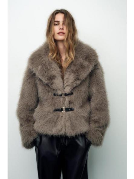 Abrigo Polar Diva | Abrigo peluche premium con cierre de hebilla