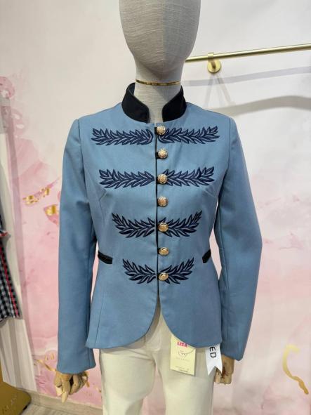 Chaqueta Daniela | Blazer estilo militar con bordados en contraste [1]