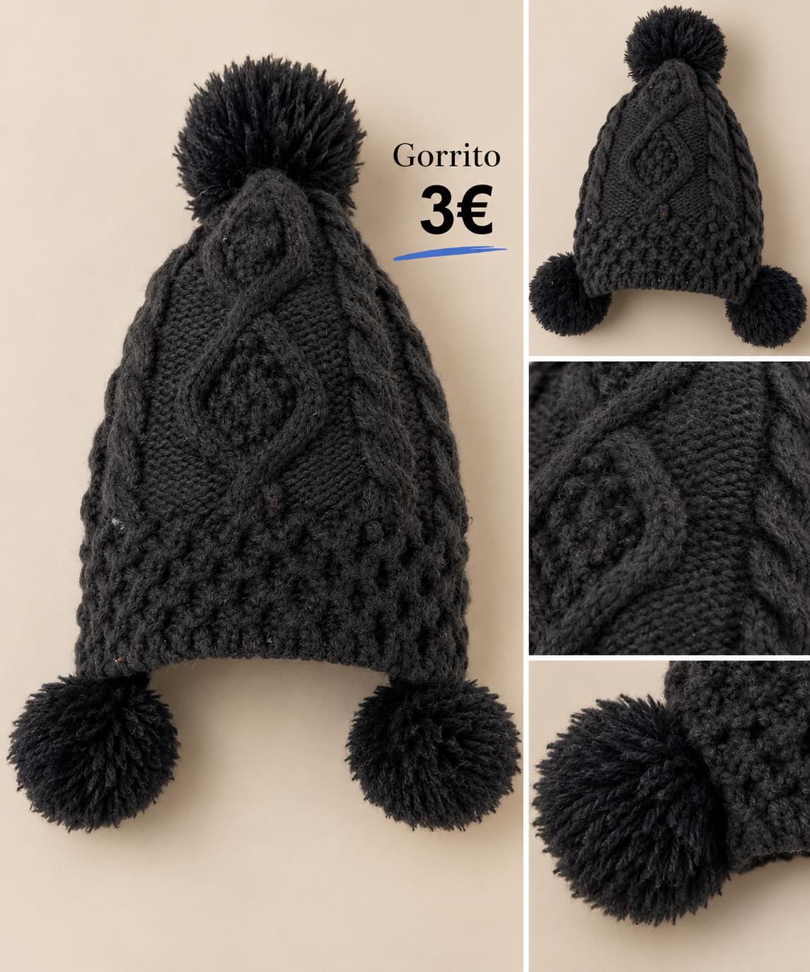 Gorrito pompones gris
