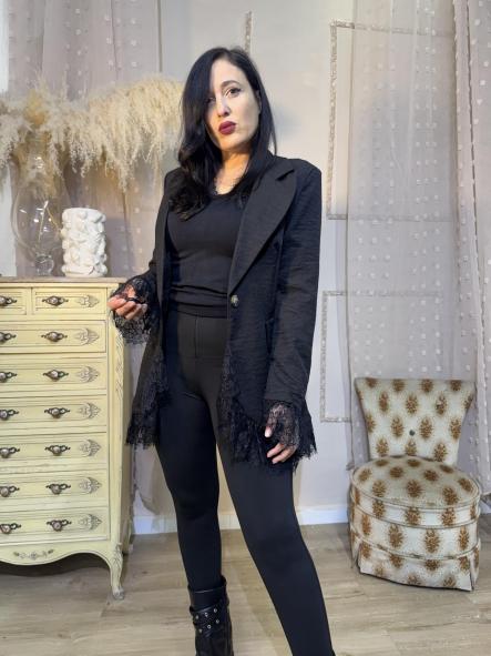 BLAZER CON ENCAJE NEGRA [2]