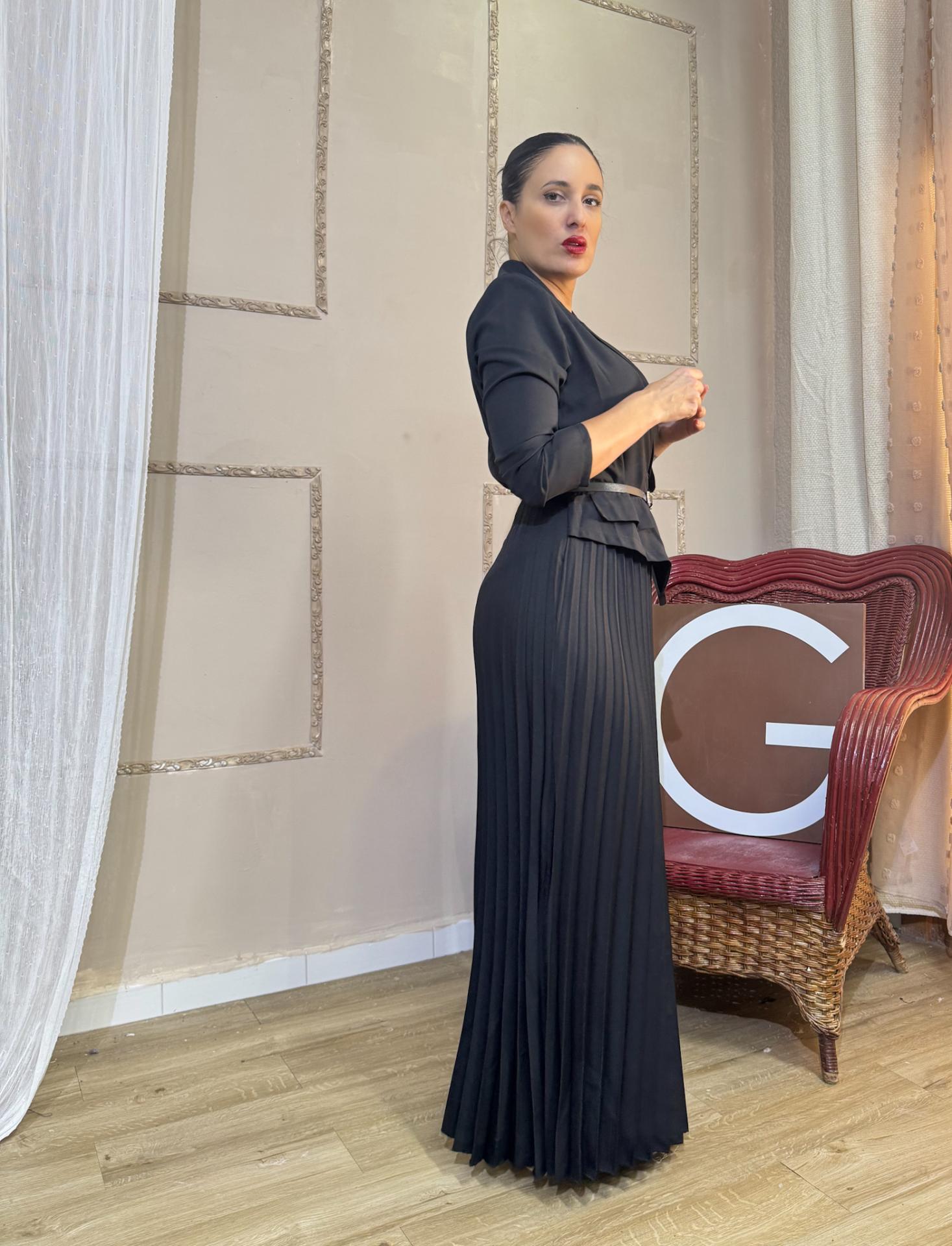 VESTIDO MANGA LARGA NEGRO DE FIESTA LARGO PLISADO