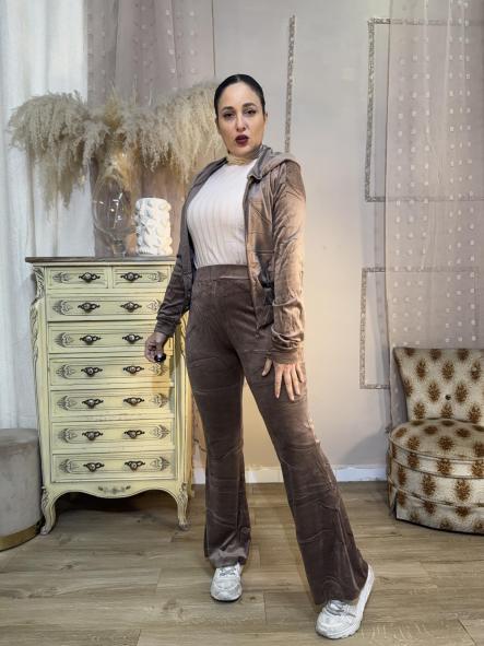 CHANDAL TERCIOPELO MONOCOLOR MARRON