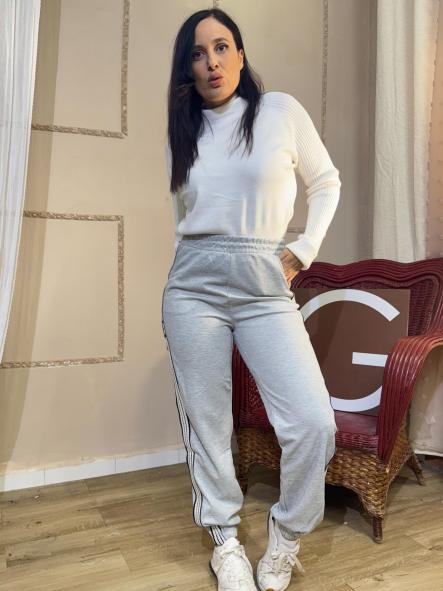 PANTALON GRIS RAYAS LATERALES BLANCAS CON OSITOS [1]