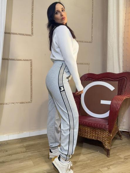 PANTALON GRIS RAYAS LATERALES BLANCAS CON OSITOS [0]