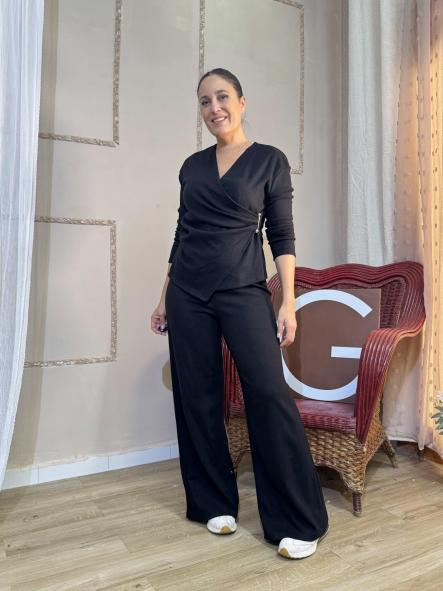 CONJUNTO NEGRO DE PUNTO CAMISETA CRUZADA CON EBILLA [0]