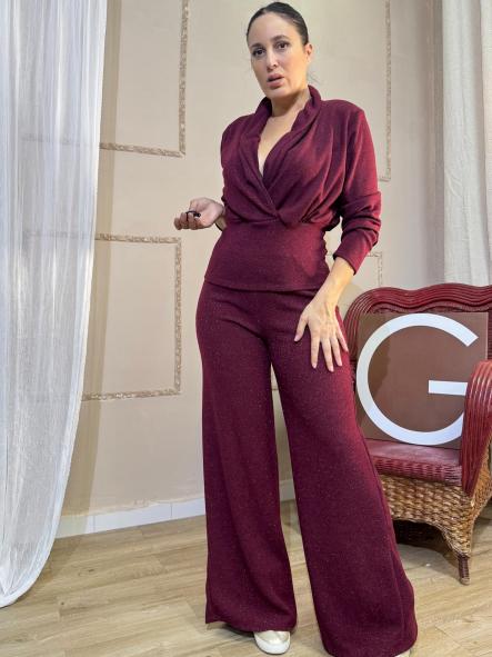 CONJUNTO GRANATE CON PINTITAS DORADAS [0]