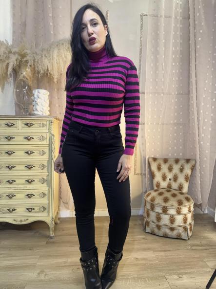 JERSEY CUELLO RAYAS FUCSIA