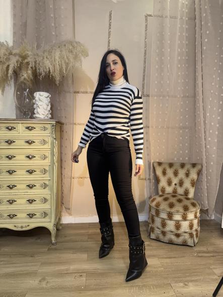 PANTALON VAQUERO DE PITILLO NEGRO [1]